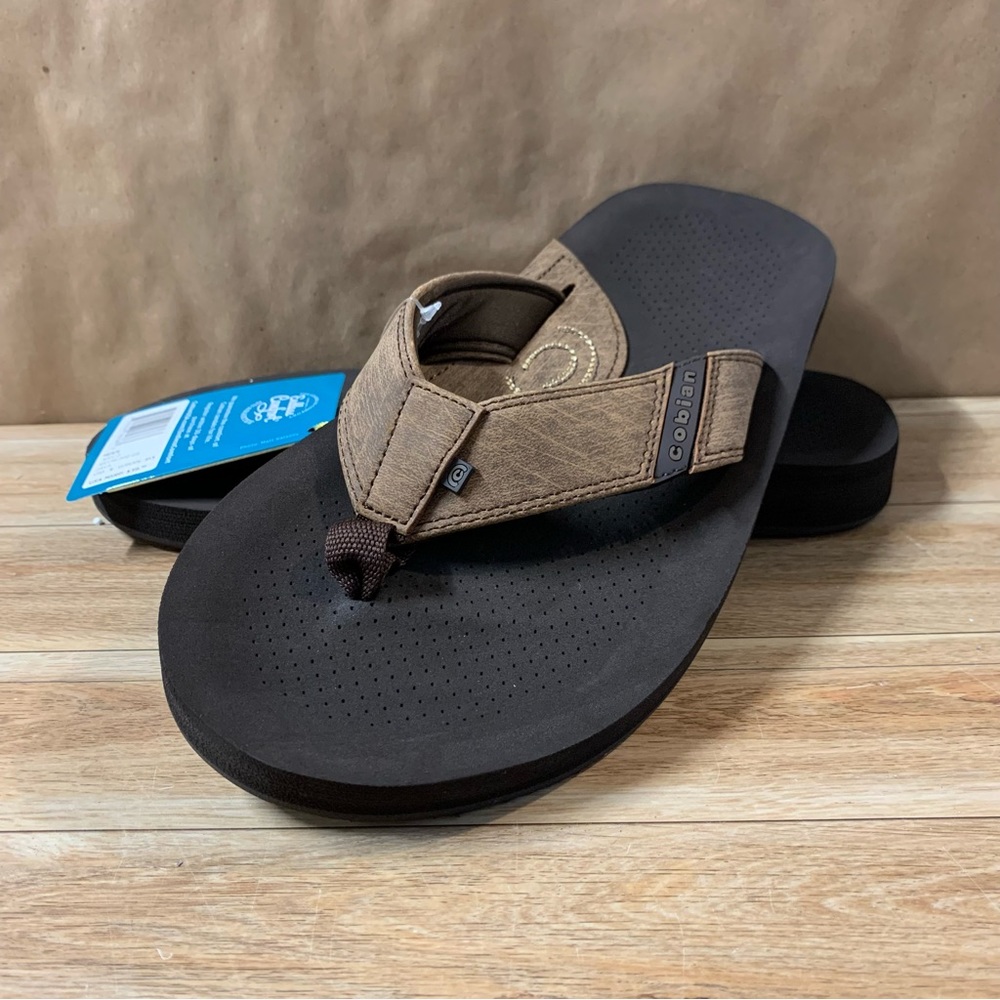 New! Cobian ARV 2 Sandals Flip Flops Thongs Men 9 Brown Java Beach Surf